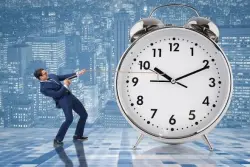 "ساعة بنكيران" تحت المجهر.. الوزيرة بنعلي تؤكد عدم جدواها الطاقي في الشتاء وتتفق على "تحيين" دراسة الأثر